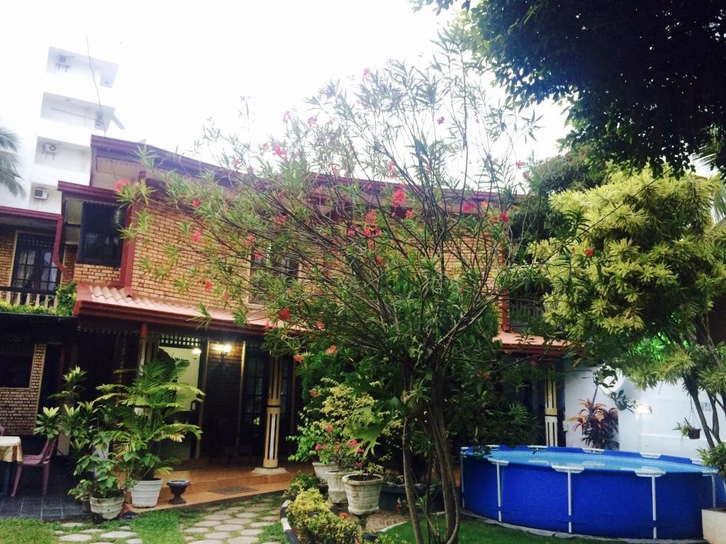 Colombo Lavinia Beach Hostel Dehiwala-Mount Lavinia Exterior photo