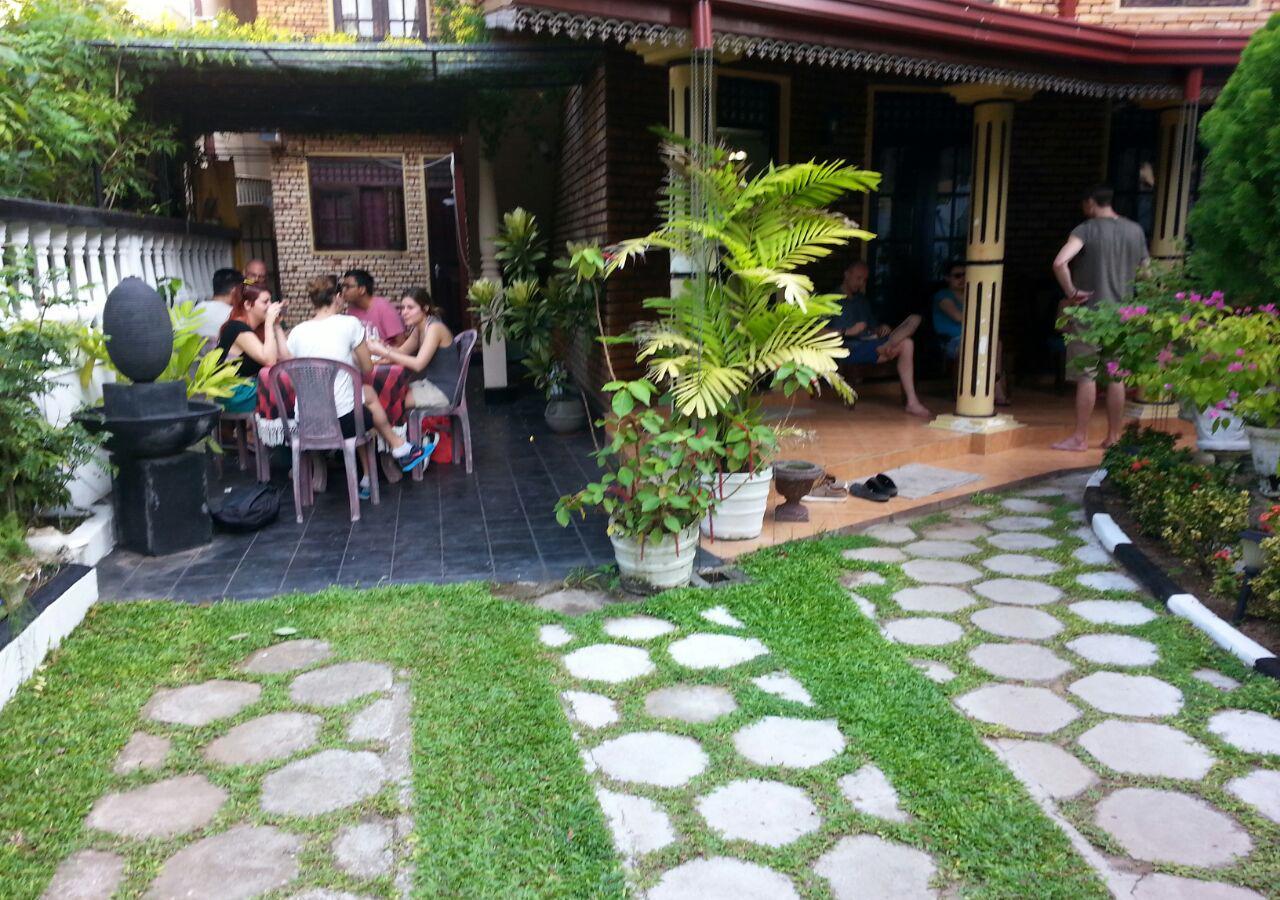 Colombo Lavinia Beach Hostel Dehiwala-Mount Lavinia Exterior photo