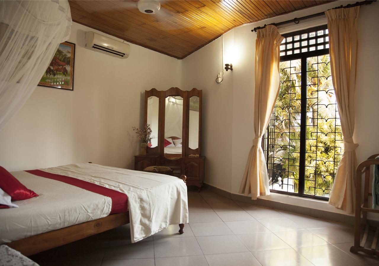 Colombo Lavinia Beach Hostel Dehiwala-Mount Lavinia Exterior photo